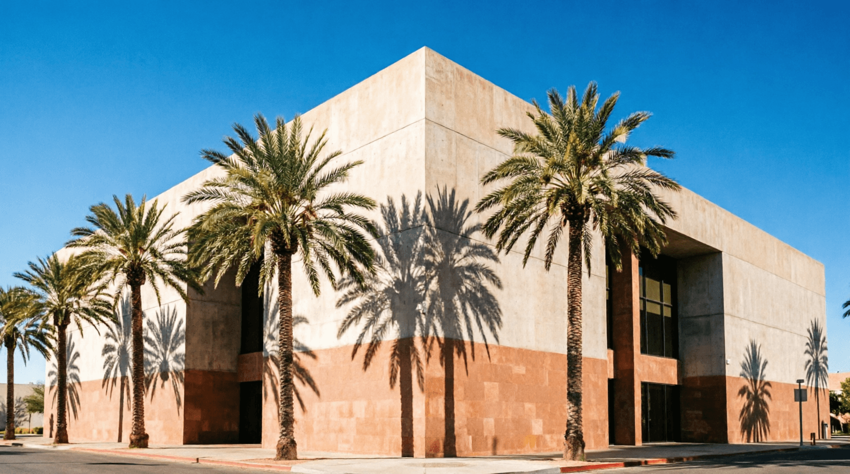 Edificio legislativo en Hermosillo, Sonora, con cielo despejado